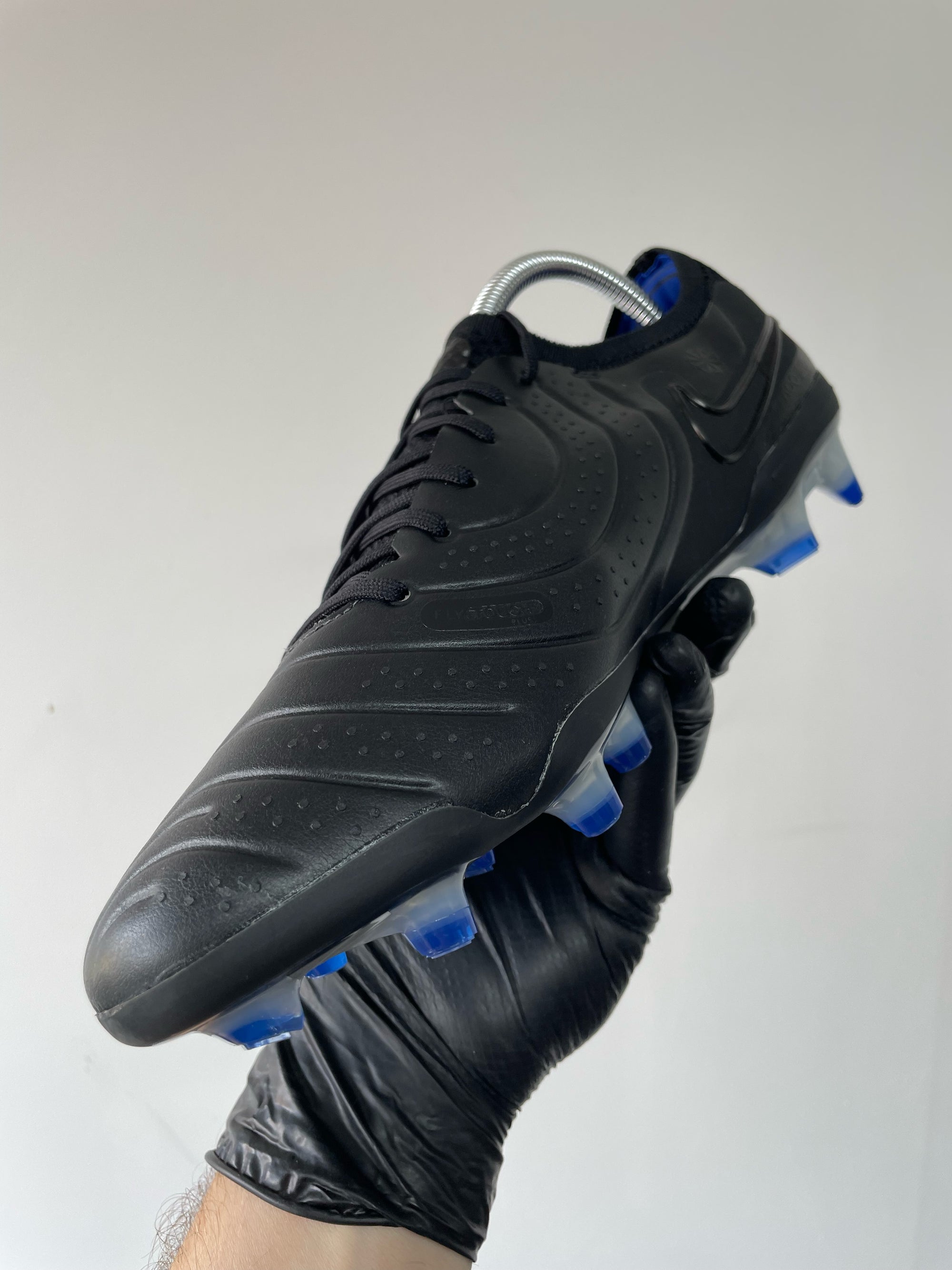 Nike tiempo blackout online